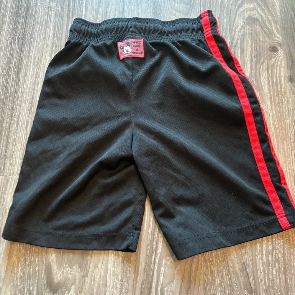 Disney Parks Mickey Mouse Boys Shorts Size M Black And Red